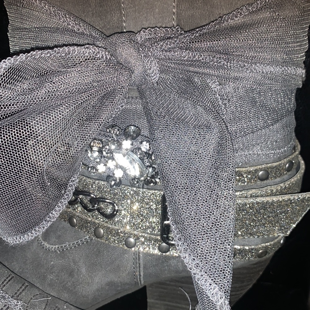 Short Boot With Bow - image 2